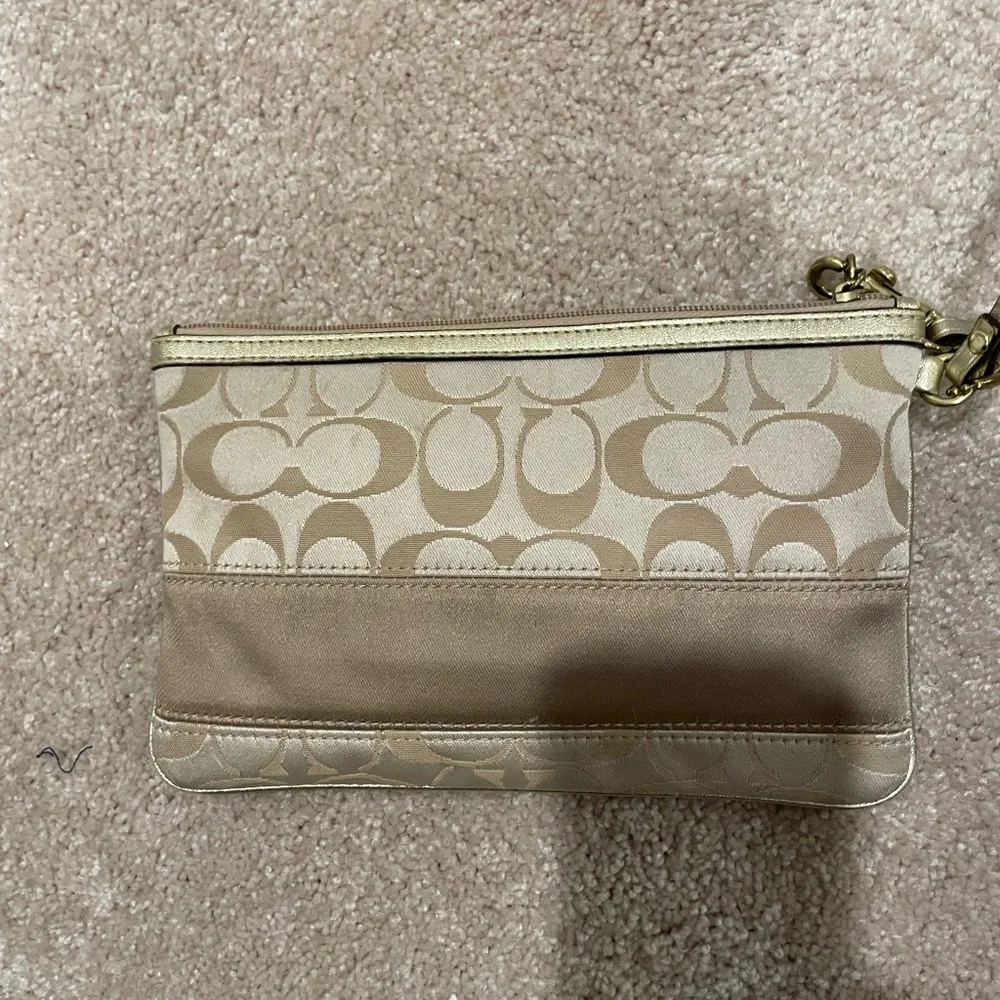 COACH Oversized Gold Wristlet - Picture 5 of 6